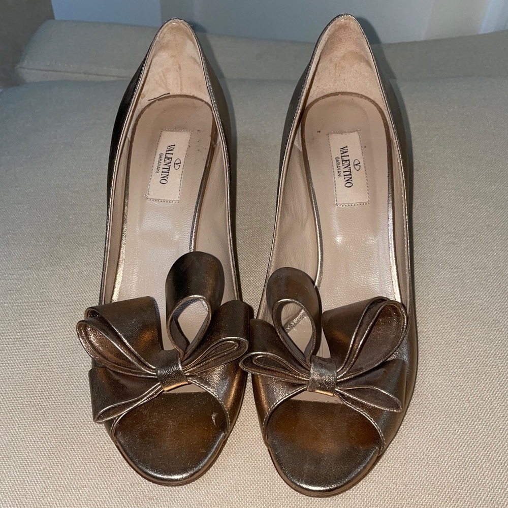 Valentino Gold Bronze Leather Bow Heels